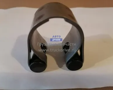 фото Скоба крепления поперечного стабилизатора грузовиков Рено