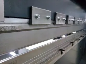 Фото №1 Станок для гибки листов металла — гибочный пресс, гидравлический в Саратове