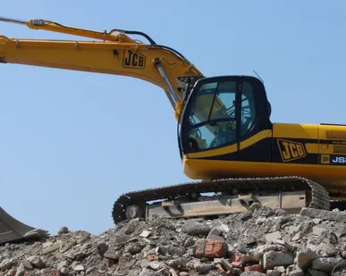 фото ГУСЕНИЧНЫЙ ЭКСКАВАТОР JCB JS 210 LC в аренду