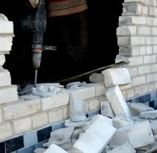 фото Снос зданий, домов, гаражей, ветхих строений