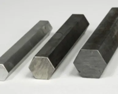 фото Шестигранник 32 сталь 35 (длина 5,7м и 4,8 м)