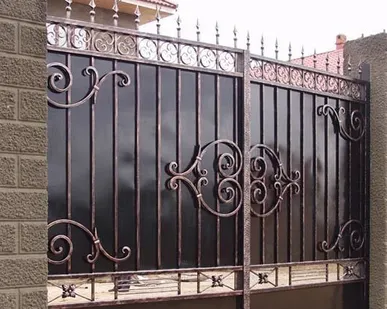 фото Ворота с элементами ковки
