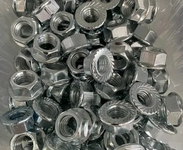 фото Гайки с фланцем