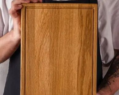 фото Доска разделочная дуб 35 на 23 см с ручкой, толщина 2,2 см (двухстороняя, канавка)