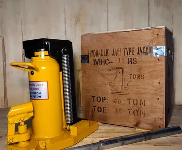 фото Домкрат с низким подхватом на 10/20 тонн