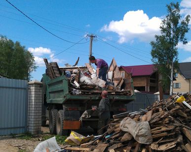 фото Заказать недорогой вывоз мусора, старой мебели, хлама в омске