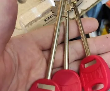 фото Изготавливаем дверные ключи всех видов