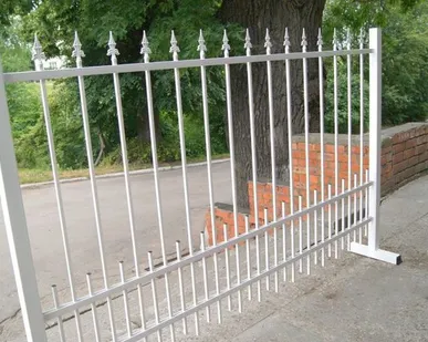 фото Металлические заборы