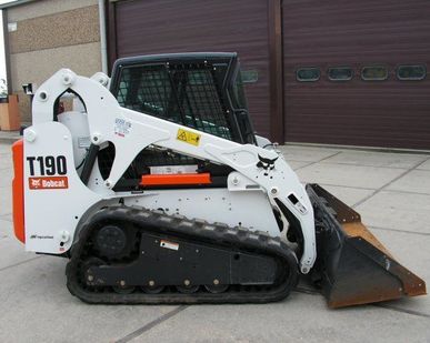 фото Аренда гусеничного мини погрузчика Bobcat T190