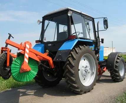 Фото №0 Услуги щетки на базе МТЗ. Уборка улиц.