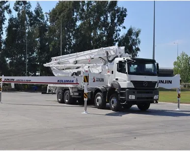 фото Автобетононасос KOLUMAN JUNJIN JXRZ 57-5.18HP на базе Mercedes-Benz