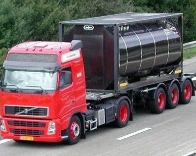 фото Автоцистерна для перевозки химического сырья