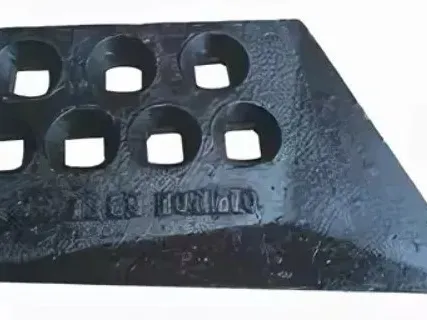 Фото №0 Нож  угл. Т9.01, Т11.01, Т15.01  011501-93-21/21-01 (литьё) на спец технику Четра (Промтрактор)