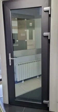 Фото №0 Входная дверь пластиковая