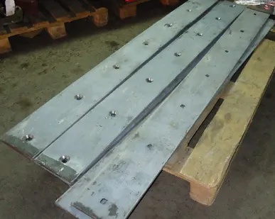 фото Нож ср. ДЗ-180 двусторонний; прямой 225.07.04.00.005 (1820х180х12) (импорт 500НВ) на спецтехнику