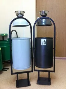 Фото №0 Урна с пепельницей Янтарь 30 л