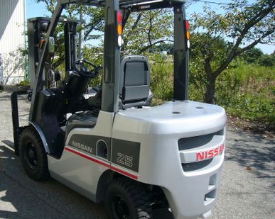 фото Погрузчик вилочный Nissan EBT-P1F2