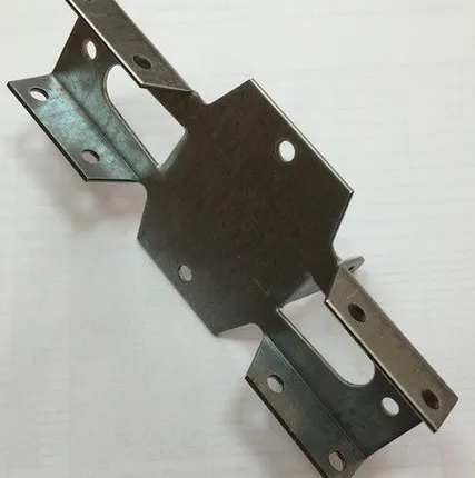 Фото №0 Кронштейн забора внутренний цинк 40-60-174