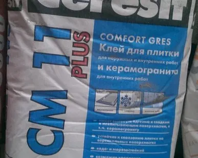 фото Клей для плитки Ceresit CM 11 в наличии в Евпатории.