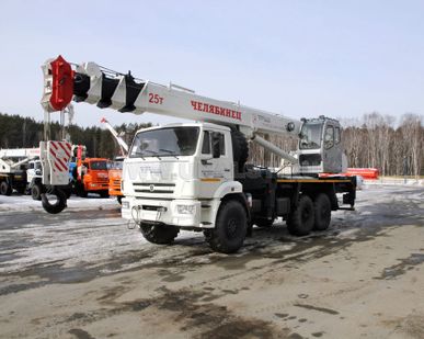 фото Стрела 28,1 метра. Автокран ЧЕЛЯБИНЕЦ КС-55732-28 КАМАЗ-65115 (6х4)