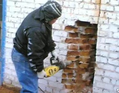 фото Демонтаж существующих кирпичных конструкций