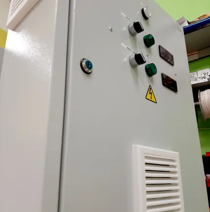 Фото №0 Шкаф управления (решение для майнинга для управления несколькими вентиляторами).