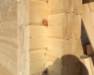 фото Клееный брус с запилами по проекту сечением 185х160