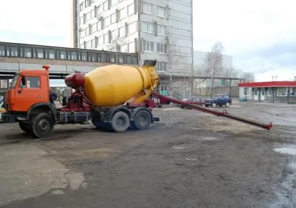 Фото №0 Услуги по аренде автобетоносмесителя КРАЗ Р23.2