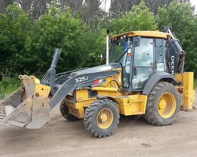 фото Аренда экскаватора-погрузчика John Deere 325J, Воронеж