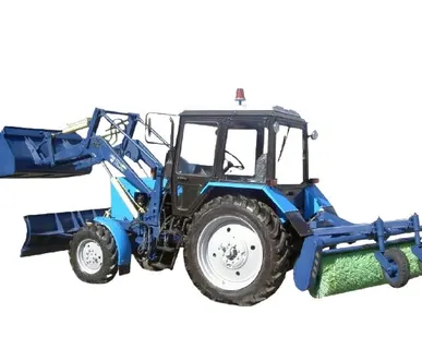 фото Аренда трактора МТЗ 82.1 с щёткой, отвалом или ковшом