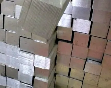 фото Квадрат 30х30 мм ст 20 ГОСТ 2591