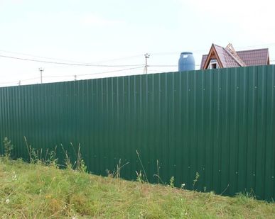 фото Заборы из профнастила