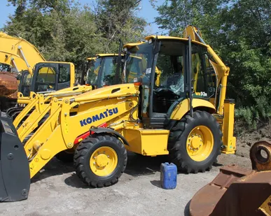 фото Аренда экскаватор-погрузчика Komatsu WB-93R