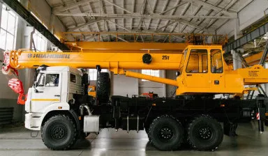 Фото №0 Автокран 25 тонн, 32 тонны, стрела 22/28/ 31 метр