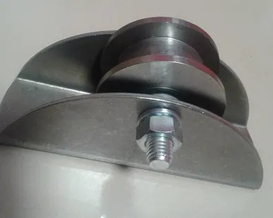 фото РОЛИК МЕТАЛ. D65 ПОД ТРУБУ D 3/4 (25мм) НА ПЛАТФОРМЕ