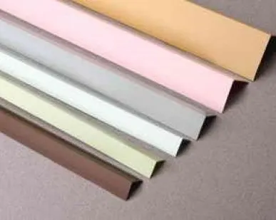 фото Уголок 40*40 длинна 2.7