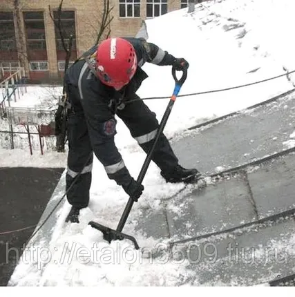 Фото №0 Чистка плоской кровли