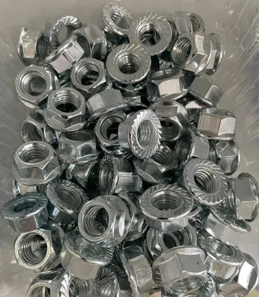 Фото №0 Гайки с фланцем