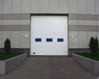 фото Ворота промышленныесекционные ДорХан с окнами 3500 на 4100