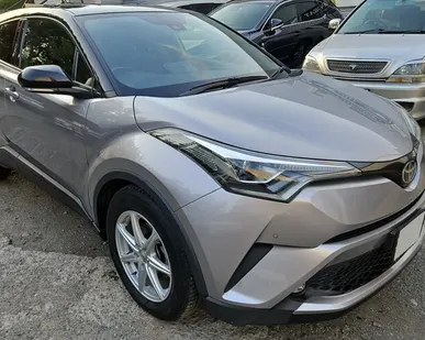 фото Toyota CH-R