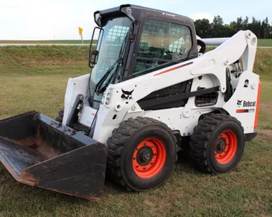фото Аренда минипогрузчика Bobcat S770