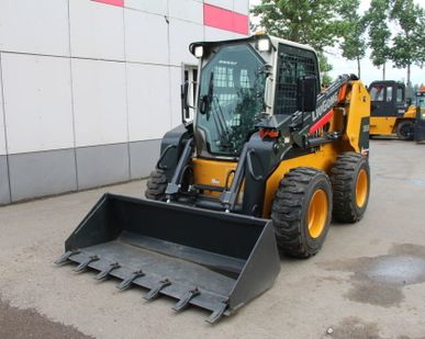 фото Мини погрузчик LiuGong CLG385B