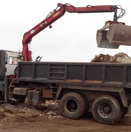 Фото №0 Вывоз грунта машиной Камаз