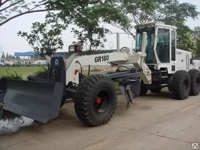 Фото №0 Грейдер XCMG GR180 + рыхлитель