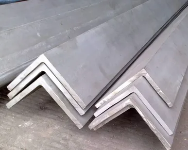 фото Уголок нержавеющий 80 х 80 х 8 мм Г/К ст. 08Х18Н10 AISI 304