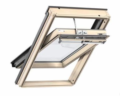 фото Мансардное окно Velux PREМIUМ с дистанционным управлением дерево 78х118