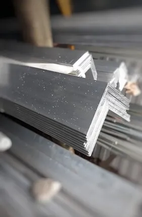 Фото №0 Алюминиевый уголок АД31Т 30*30*2,0мм (3м)