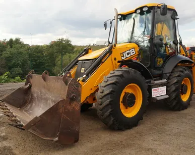 фото Услуги экскаватора-погрузчика JCB