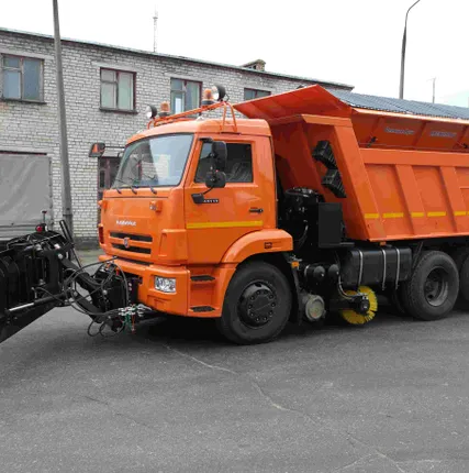 Фото №0 КДМ 7881021 на самосвале КамАЗ-65115 (Пескоразбрасывающее (сталь 09Г2С) + Передний отвал + Средняя щетка)