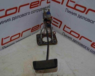 фото Педаль тормоза на Toyota Celsior